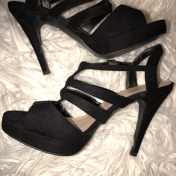 Black Strappy Platform Heels • 8W • New Look - Picture 4 of 7